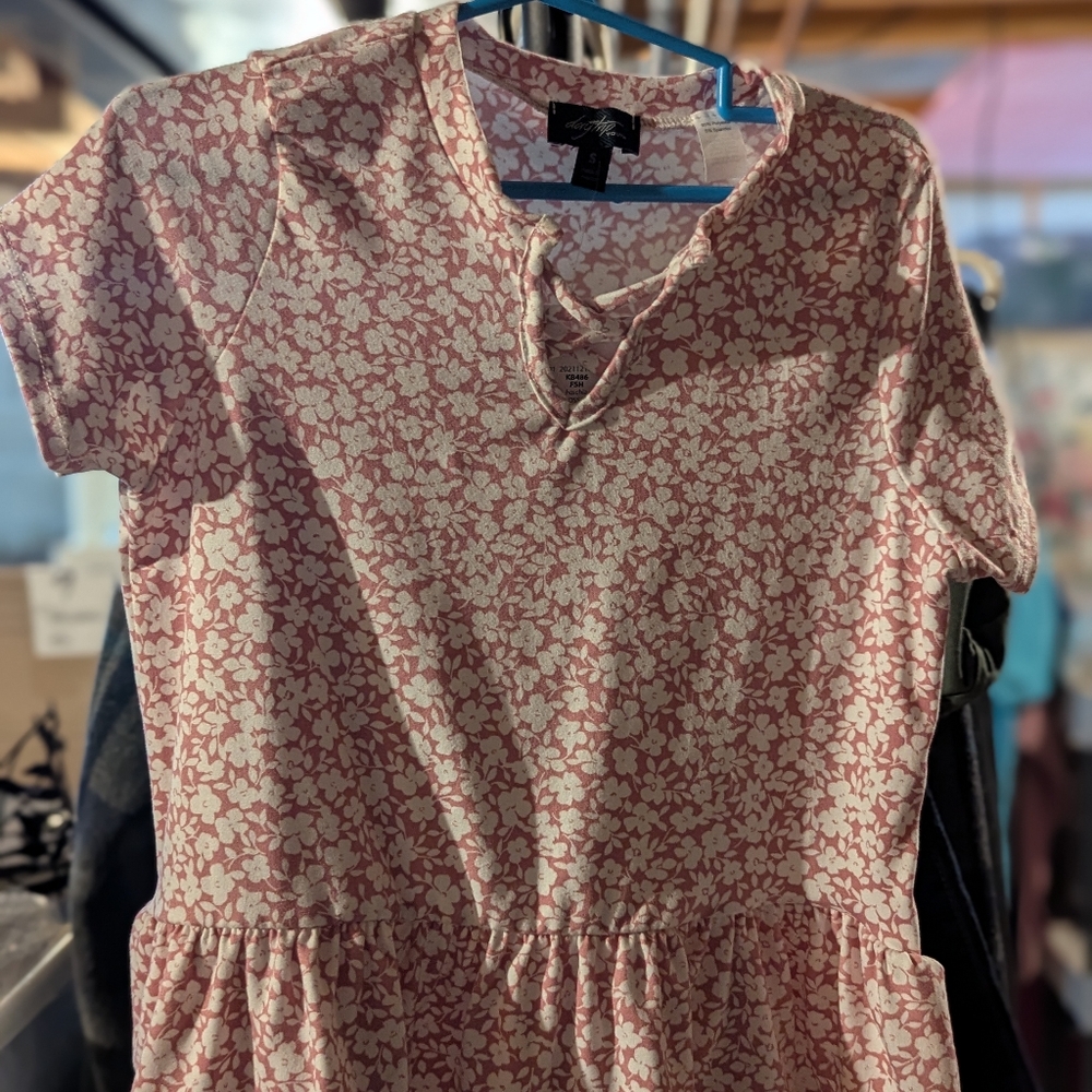 Girls floral Pink top size small
